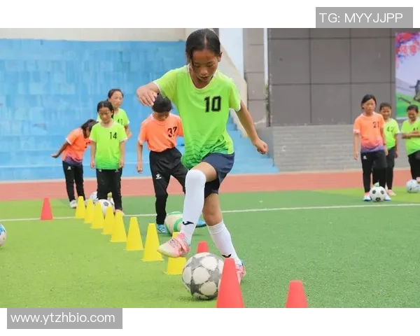 探索PLD足球的魅力与发展潜力，助力青少年运动员成长之路